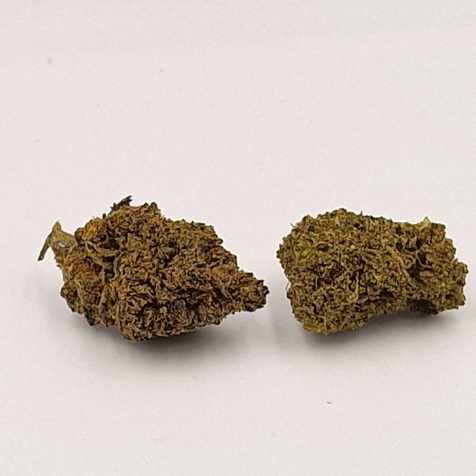 FLORES DE CÁÑAMO (CHESSE)